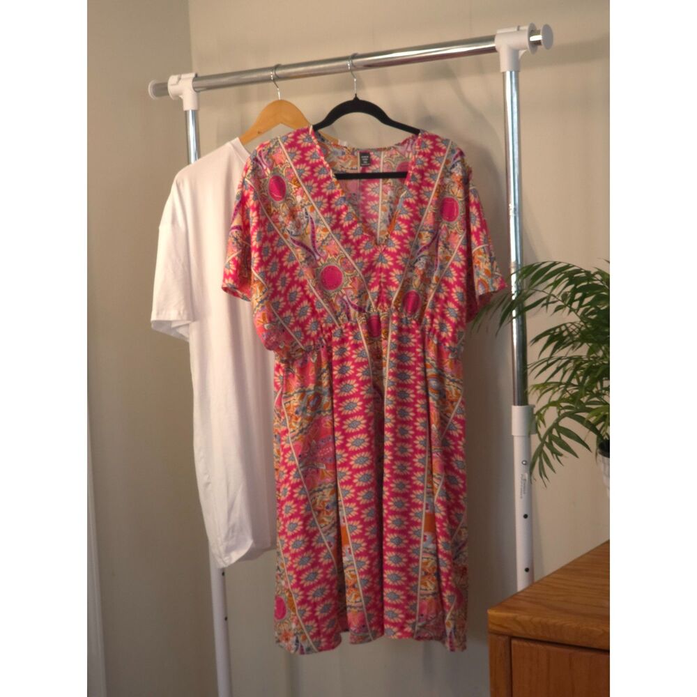 2-Piece Cruise & Resortwear Set: Shein Curve Paisley Dress 1XL + Graphic Tee